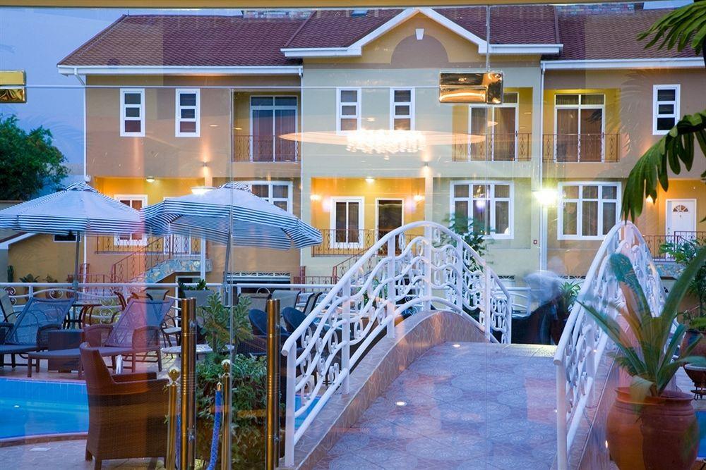 Royal Richester Hotel Accra Exterior foto